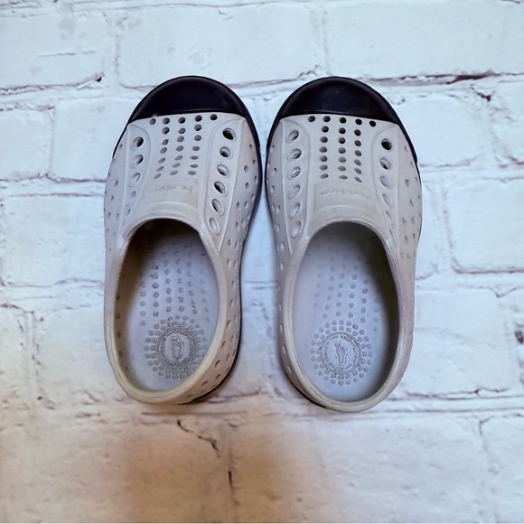 Natives - Picture 3 of 7